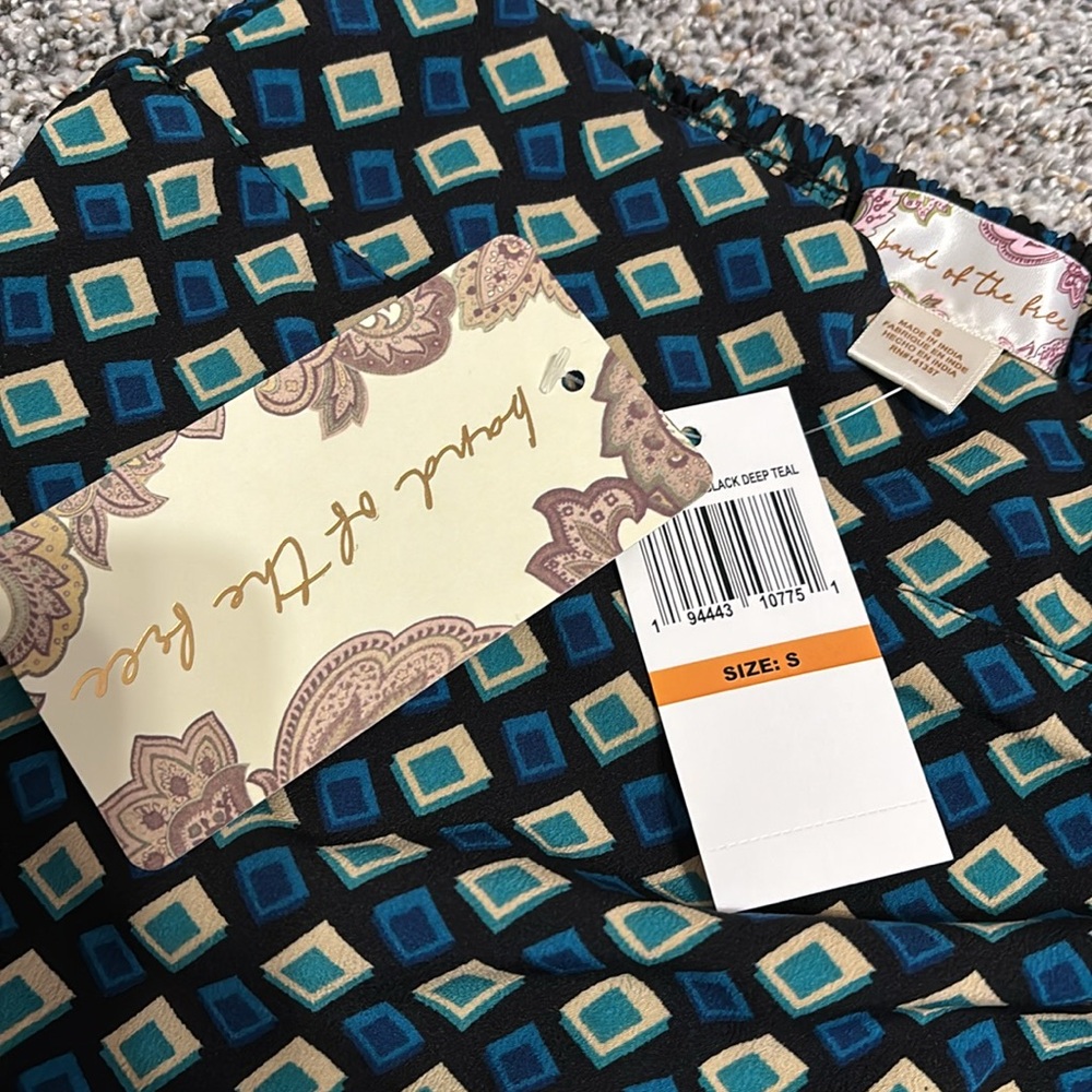 NWT Stylish Geometric Patterned Skirt - Picture 4 of 6